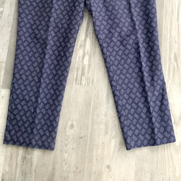 Chico's "So Slimming Juliet" pants with a blue diamond pattern - Picture 8 of 8
